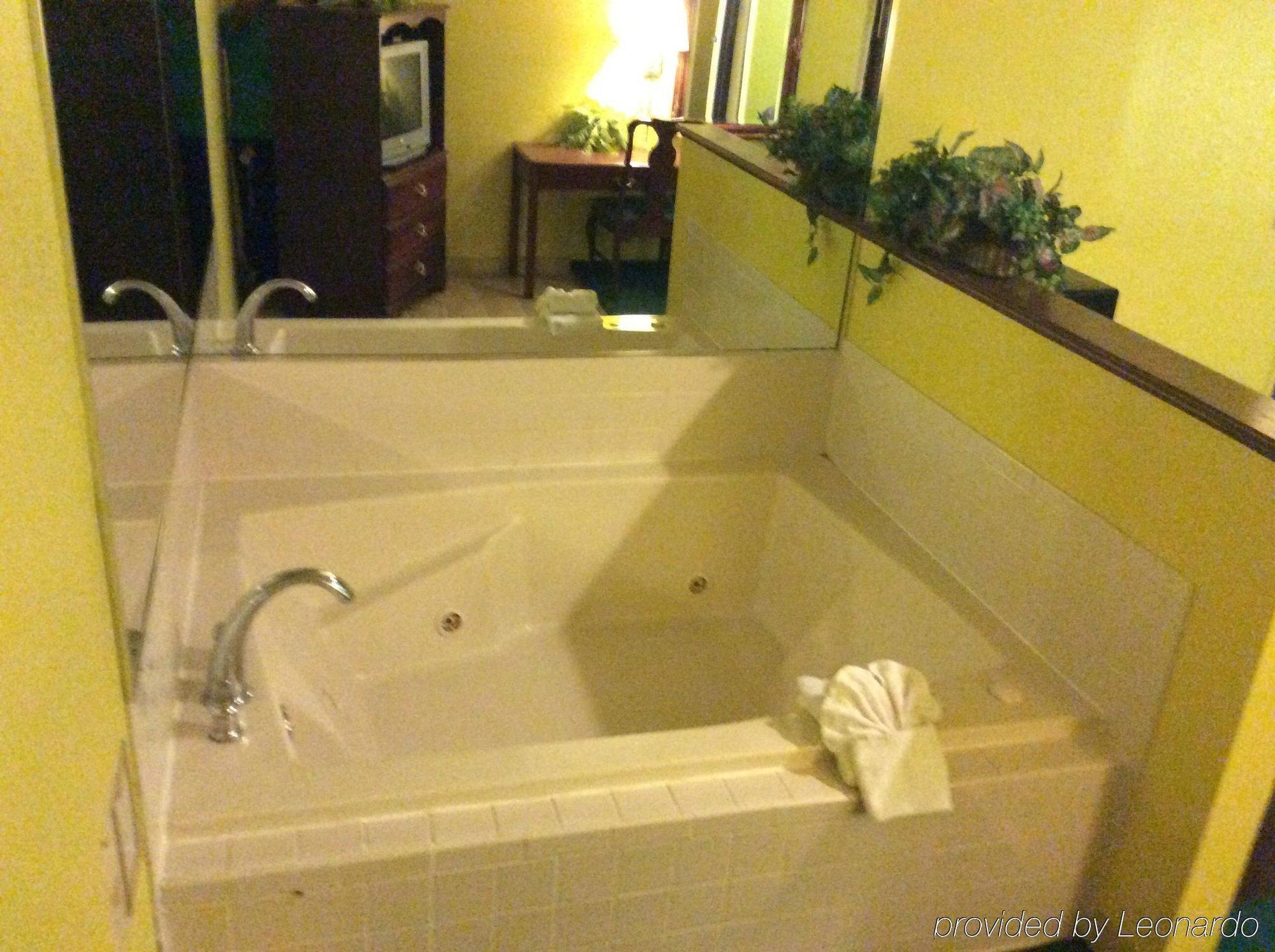 Country Hearth Inn - 볼링 그린 외부 사진