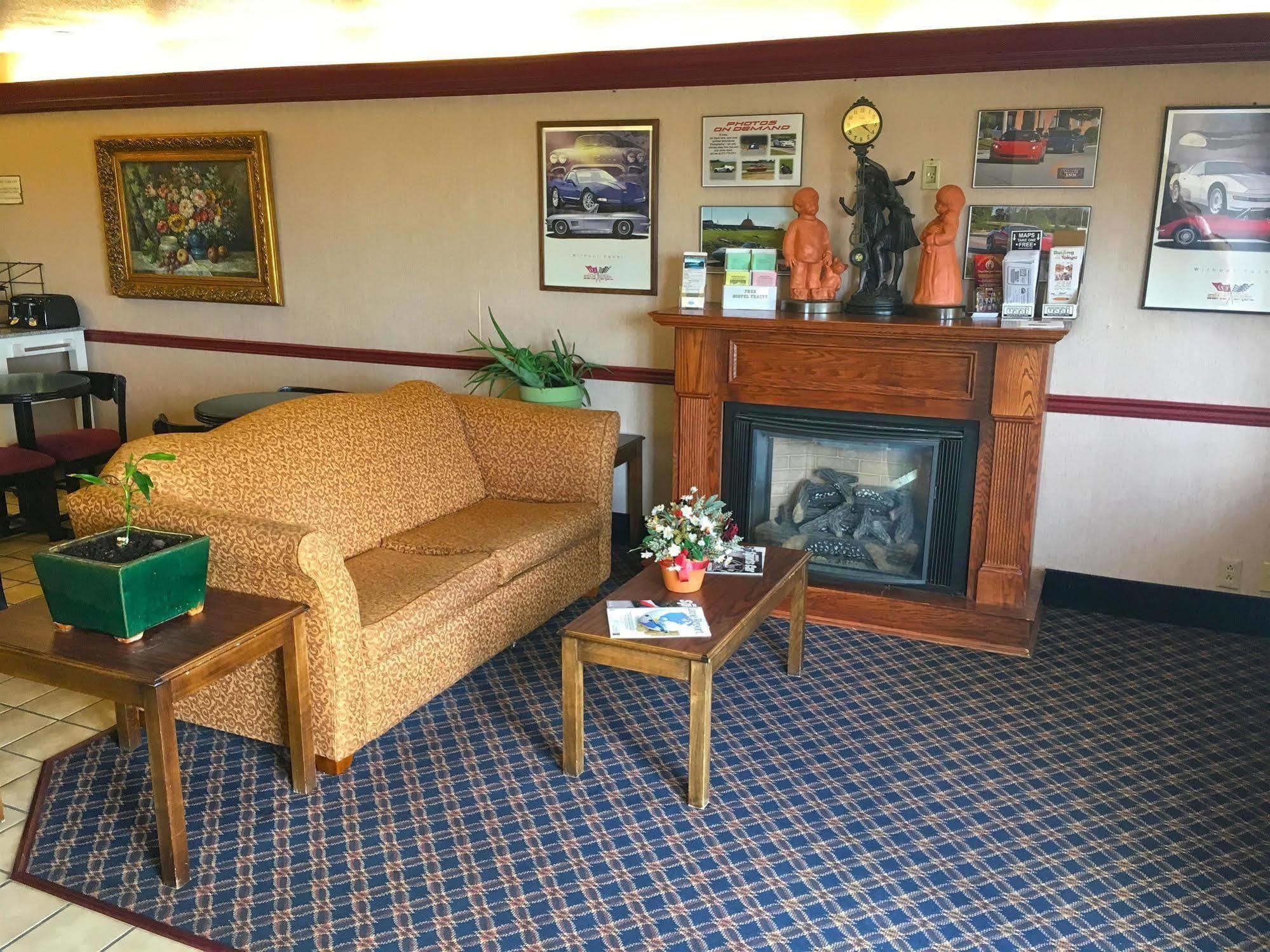 Country Hearth Inn - 볼링 그린 외부 사진