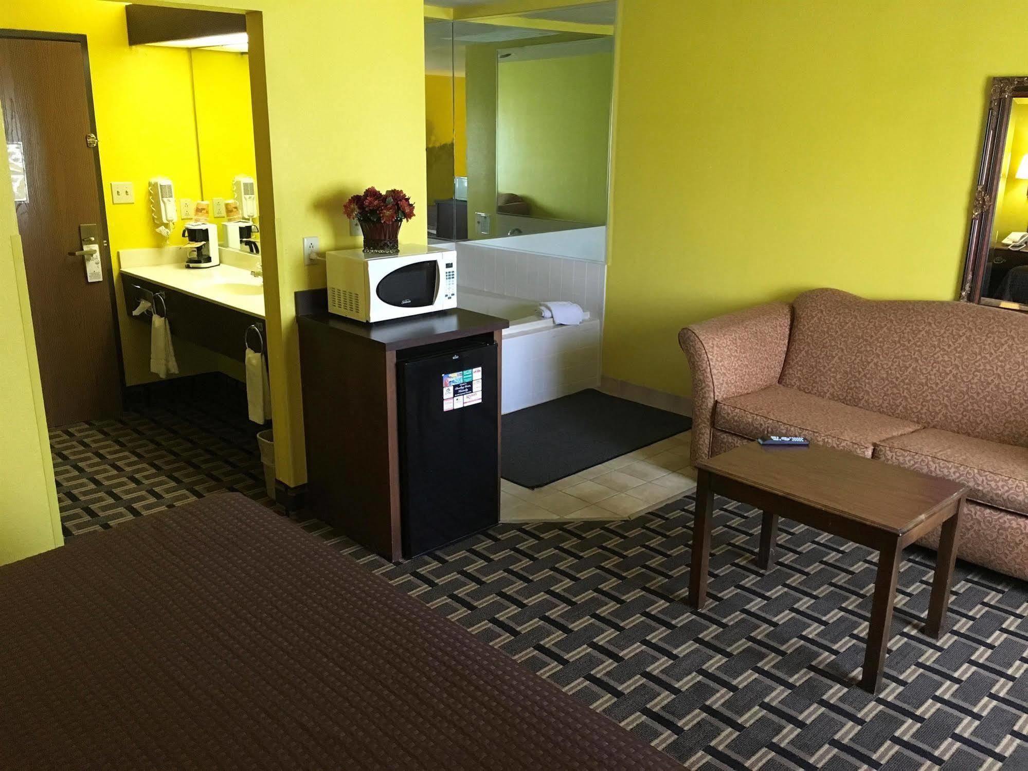 Country Hearth Inn - 볼링 그린 외부 사진
