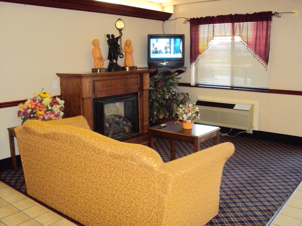 Country Hearth Inn - 볼링 그린 외부 사진